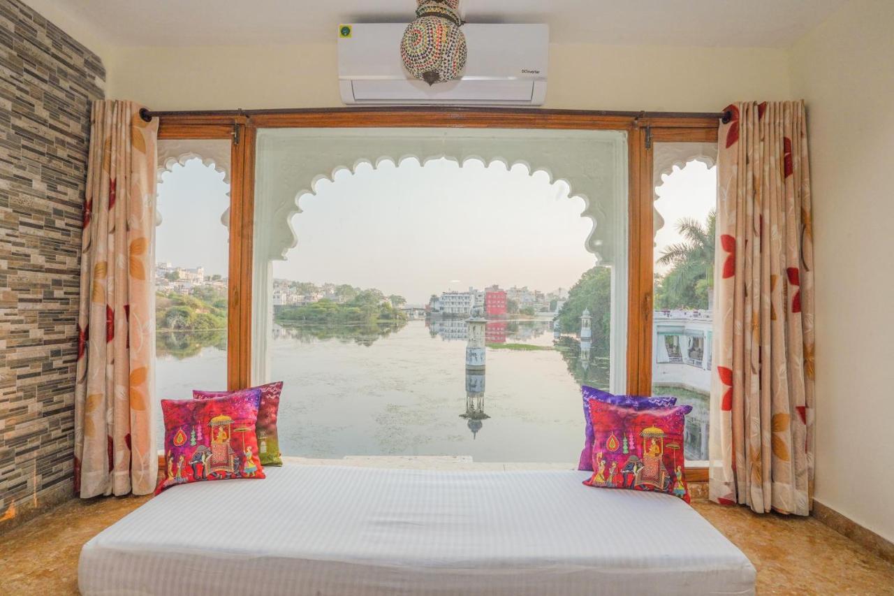 Natural Lake View Hotel Udaipur Exterior foto