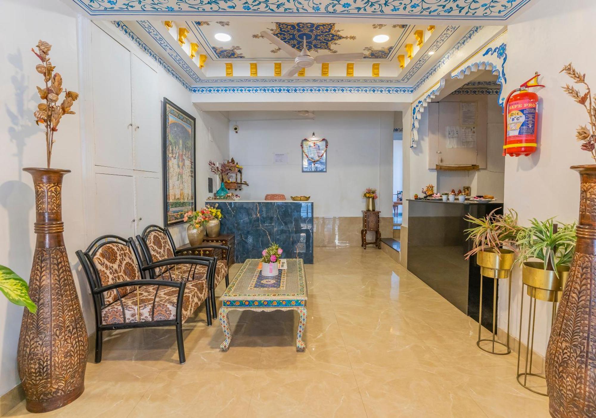 Natural Lake View Hotel Udaipur Exterior foto