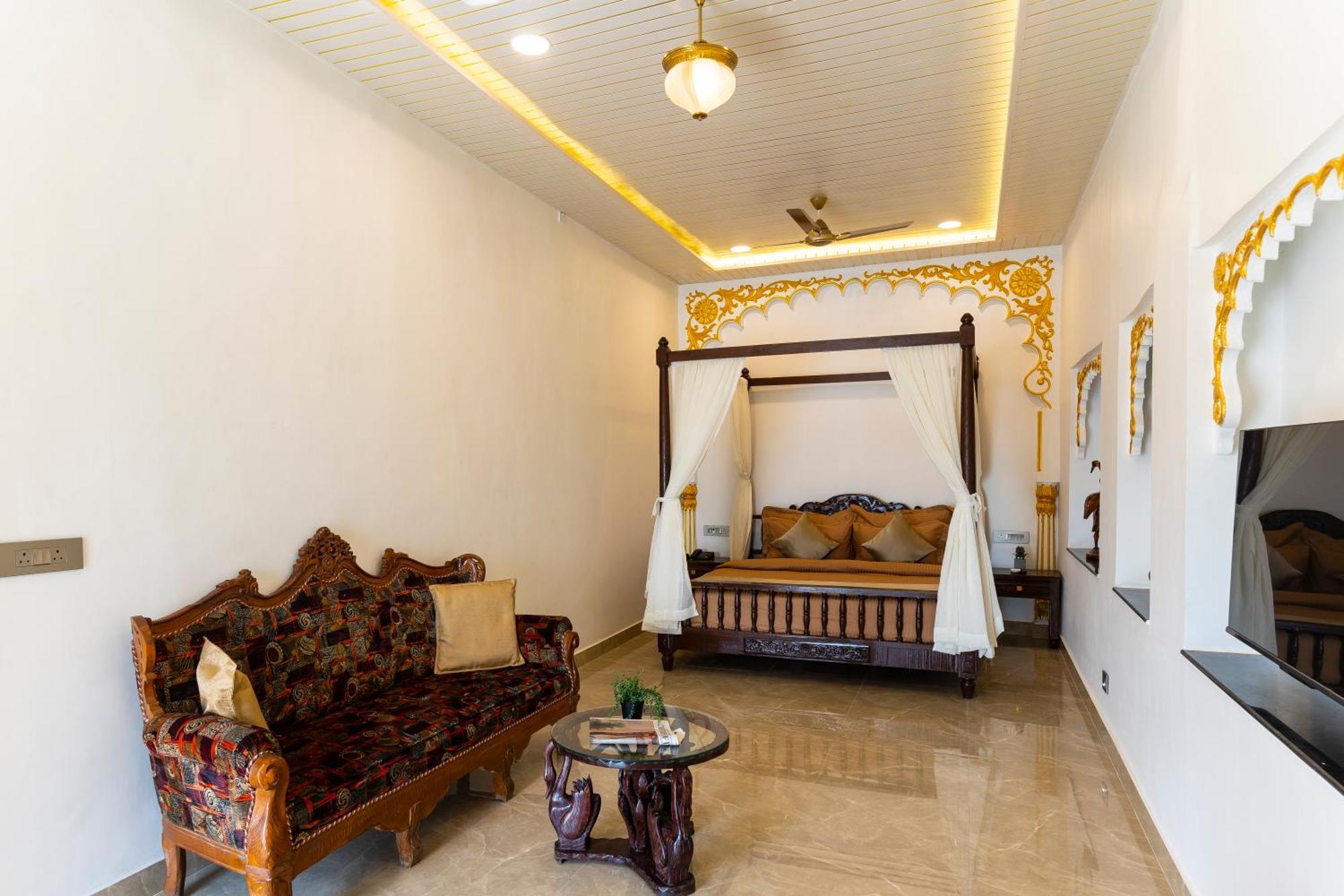 Natural Lake View Hotel Udaipur Exterior foto